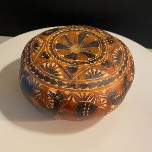 Hand-Carved Peruvian Gourd Box with Llamas — Folk Art Keepsake